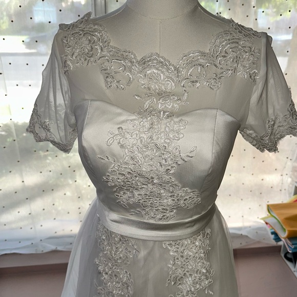 Unique Vintage White Lace Midi Dress - Picture 3 of 9